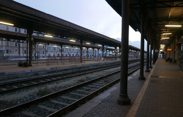 LED tvaika saspringts garāžas gaismas stiprinājums 4 pēdas 40W LED Vapor Tight Garage Light Fixture 4 foot 40W